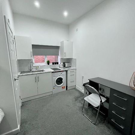 Self Contained Studio In Bham City Centre W Parking Birmingham Exterior photo