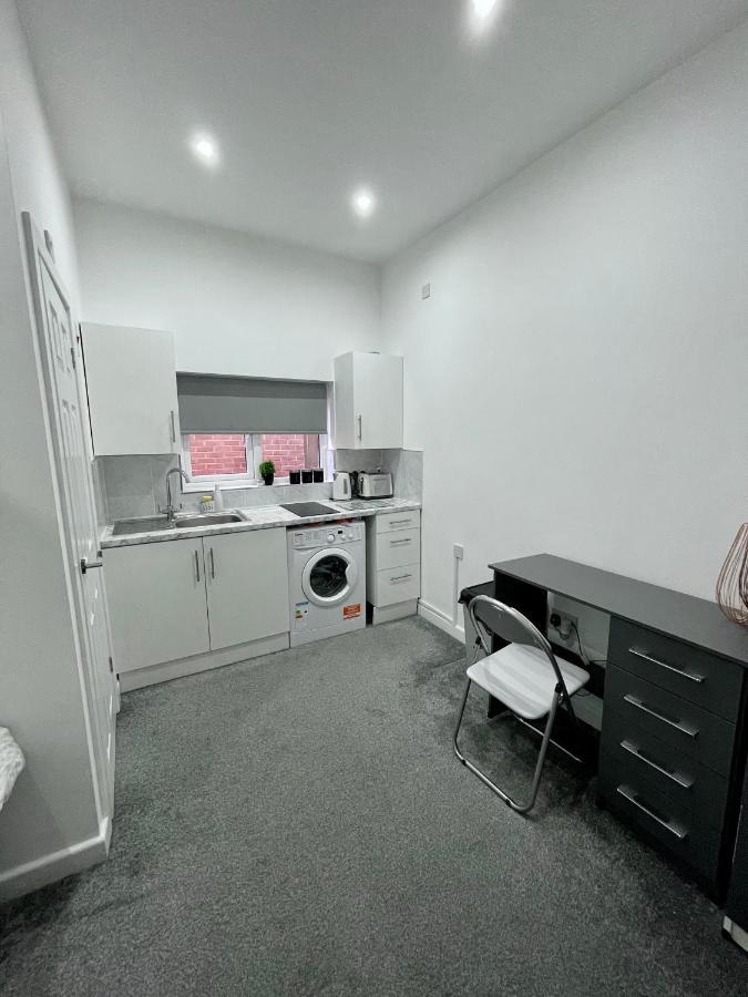 Self Contained Studio In Bham City Centre W Parking Birmingham Exterior photo