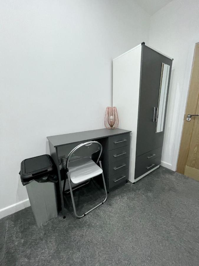Self Contained Studio In Bham City Centre W Parking Birmingham Exterior photo